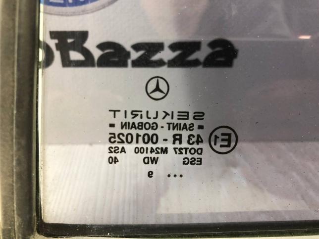 Задняя правая форточка Mercedes W210 A2107350209