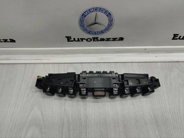 Блок кнопок центральной консоли Mercedes W220 A2208216851