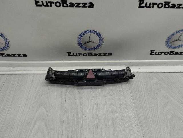 Блок кнопок центральной консоли Mercedes W220 A2208216558