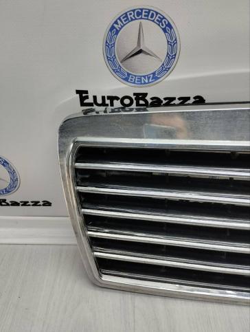 Решетка радиатора Mercedes W210 A2108800683