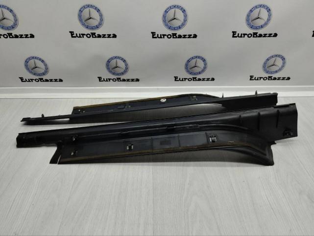 Накладка порога внутренняя задняя Mercedes W220 A2206803035