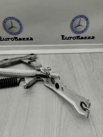 Петля крышки багажника Mercedes W220 A2207500787