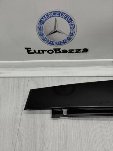 Вертикальный молдинг задней двери Mercedes W221 A2216902087