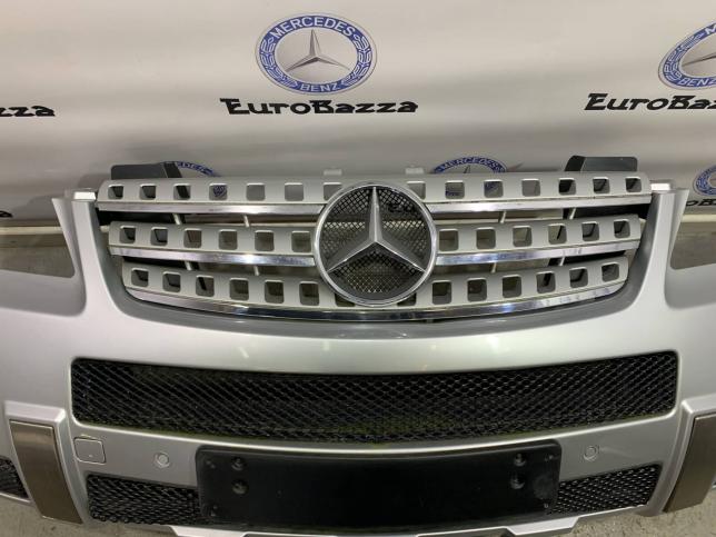 Передний бампер с решеткой Mercedes W164 AMG А1648854325