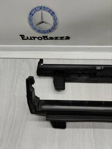 Кронштейн радиатора кондиционера Mercedes R172 A2045010320