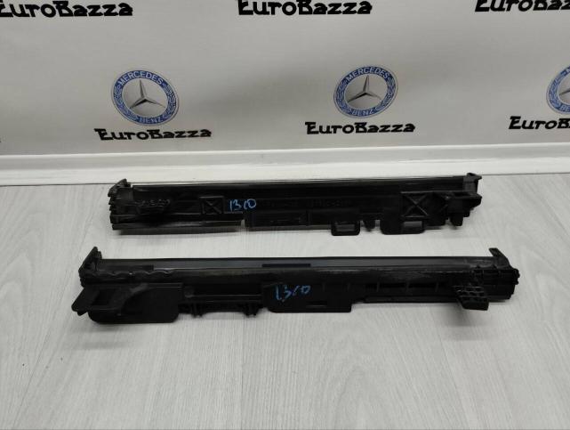 Кронштейн радиатора кондиционера Mercedes R172 A2045010320