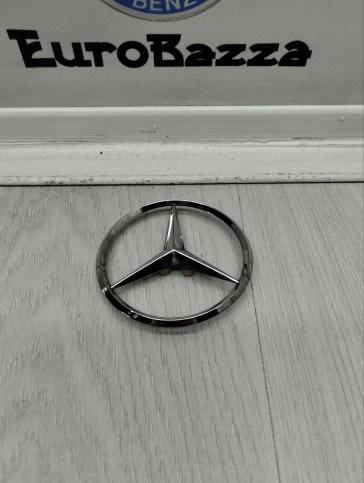 Эмблема крышки багажника Mercedes W203 A2037580058