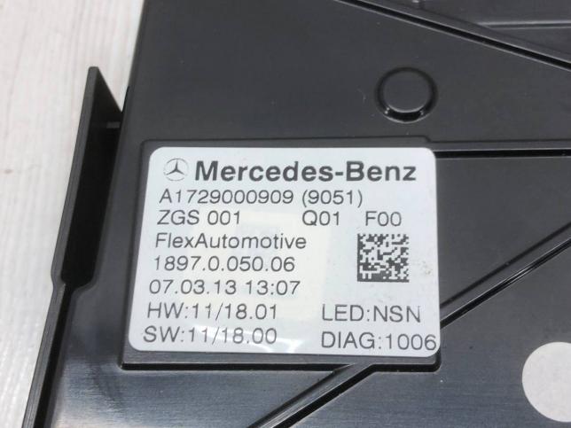 Плафон салона передний Mercedes R172 A1729000909