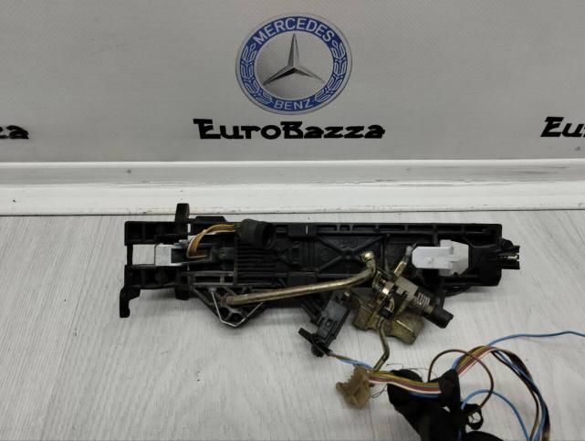 Ручка двери передняя правая Mercedes W220 A2207601270