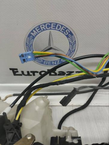 Замок двери задней левой KeyLess Gо Mercedes W220 A2207304535