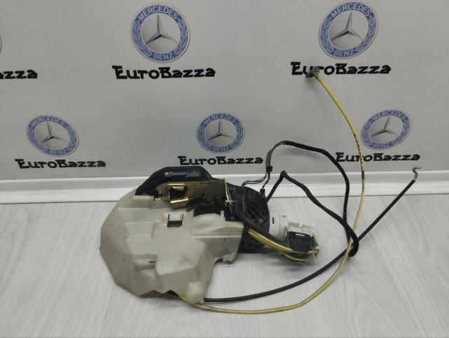 Замок двери задней левой KeyLess Gо Mercedes W220 A2207304535