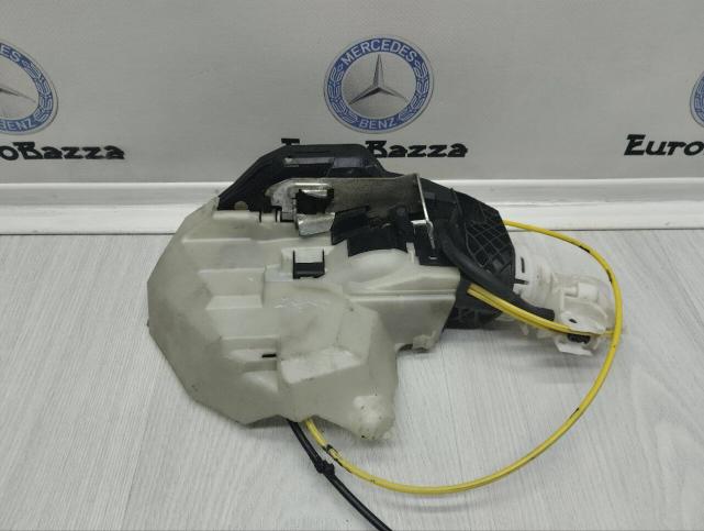 Замок двери задней левой Mercedes W220 A2207303935