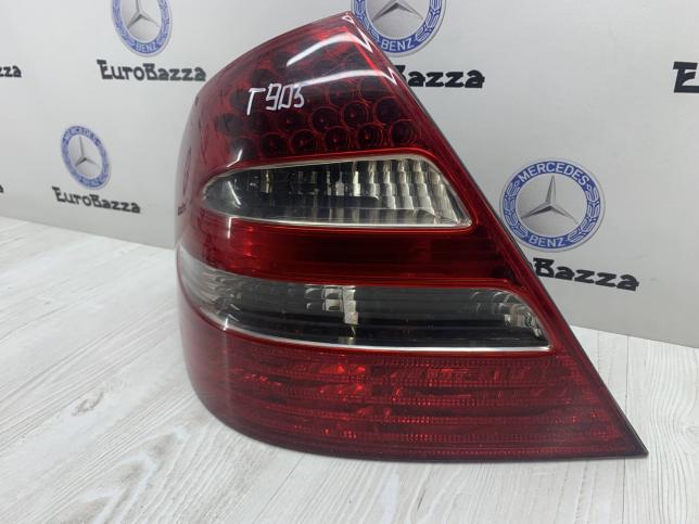 Фонарь задний левый Mercedes W211 A2118200564