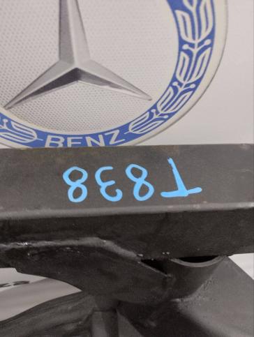 Подрамник передний Mercedes W639 A6393301806