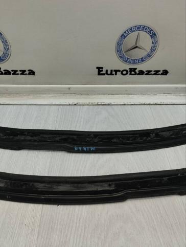 Передний уплотнитель двери Mercedes W215 А2156730398