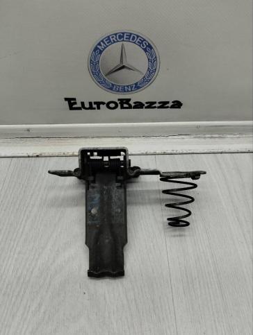 Замок капота Mercedes R230 A2308800164