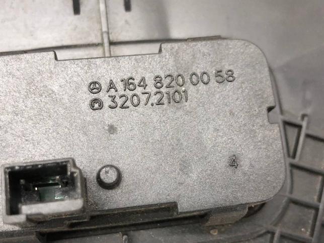 Накладка замка крышки багажника Mercedes X164 A1647470287