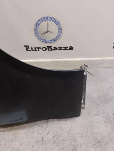 Крыло переднее правое Mercedes W218 A2188800218