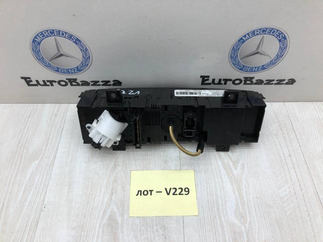 Панель управления климат-контролем Mercedes W906 A9068300485