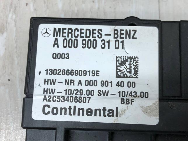 Блок управления топливным насосом Mercedes W218 A0009003101