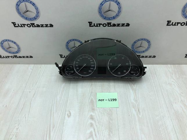 Приборная панель Mercedes W203 A2035401148