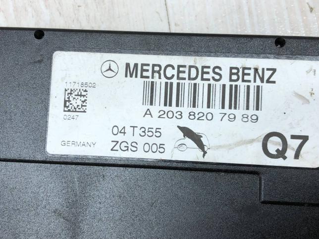 Усилитель антенны Mercedes W203 A2038207989