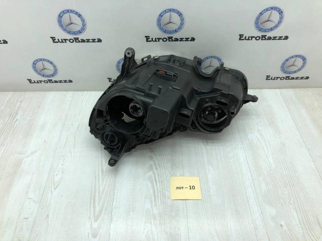 Правая ксеноновая фара Mercedes W211 A2118202261