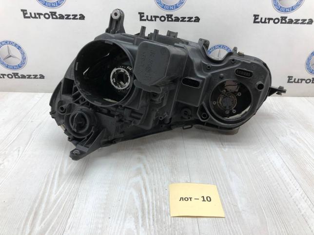 Правая ксеноновая фара Mercedes W211 A2118202261