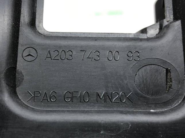 Накладка замка крышки багажника Mercedes W203 Купе А2037430093