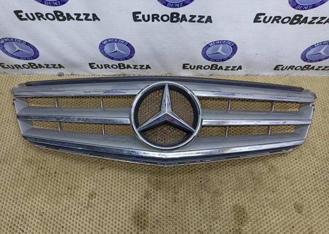 Решетка радиатора Mercedes W204 A2048800023