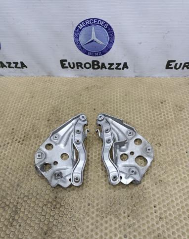 Петли капота Mercedes R170 A1708800228