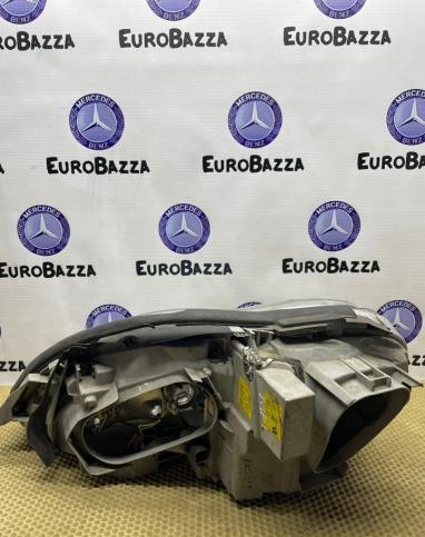 Фара передняя правая Mercedes W220 2208202361