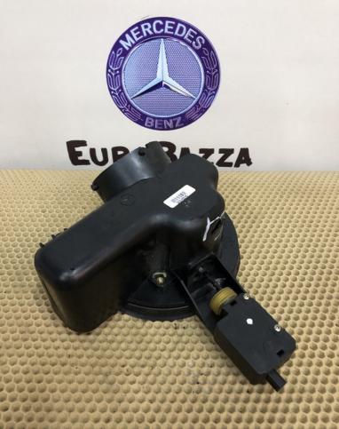 Корпус лючка бензобака Mercedes W163 A1636300167