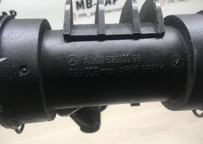  Патрубок интеркулера Mercedes Om642  2035200095