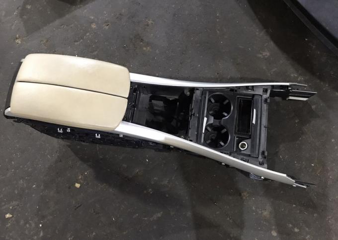 Подлокотник средняя консоль BMW X5 E70