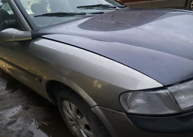 Крыло правое Opel Vectra B 90503001