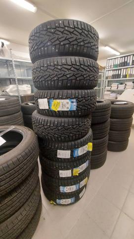 215/55 R17 Nokian Tyres Nordman 7 зимние шипованные