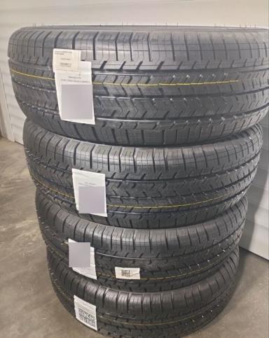 Michelin Agilis 215/60 R17C