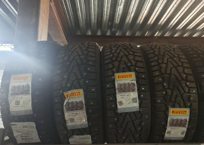 Pirelli Ice Zero 205/60 R16