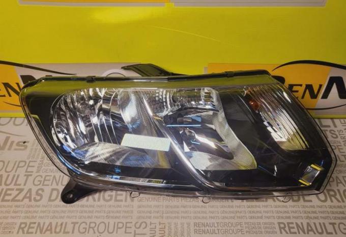 Фара передняя правая Renault Sandero 2 2015 260105559R
