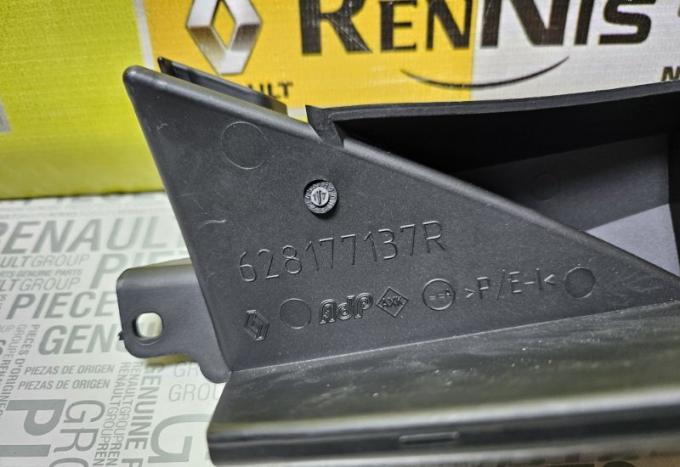 Дефлектор радиатора левый Renault Sandero Stepway 628177137R