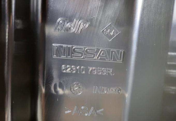 Основание решетки радиатора Nissan Terrano D10 623107953R