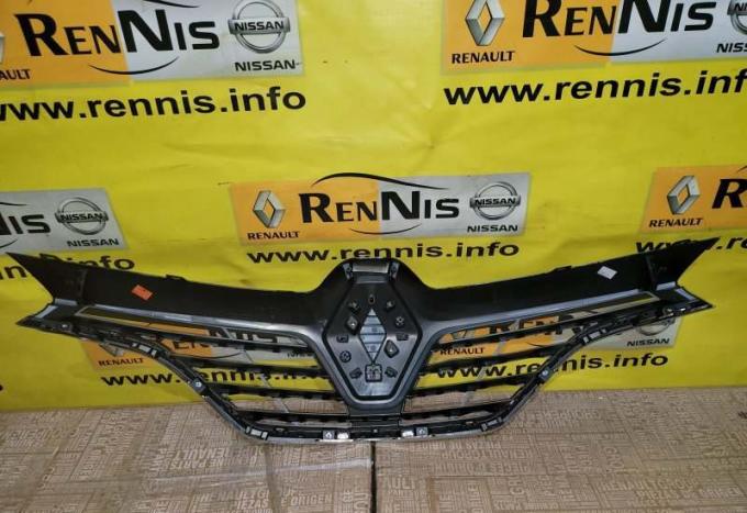 Решетка радиатора с хромом Renault Kaptur 623102727R