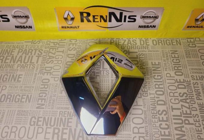 Значок эмблема решетки Renault Fluence 628909470R