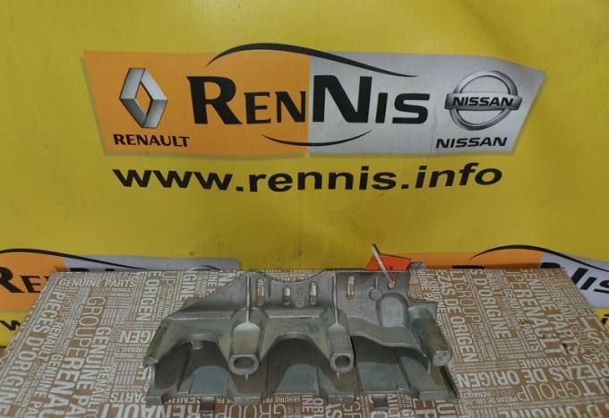 Кронштейн коллектора Renault Logan 2014 8200503258