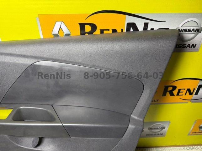 Рено Каптур обшивка двери передняя правая оригинал 809006003R