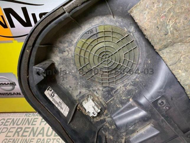  Рено Колеос обшивка двери задней ЛЕВОЙ оригинал 33331JY00A