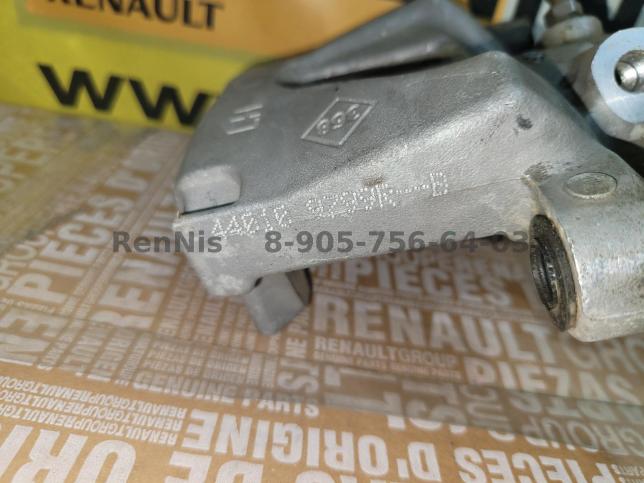 Renault суппорт оригинал 440109799R 