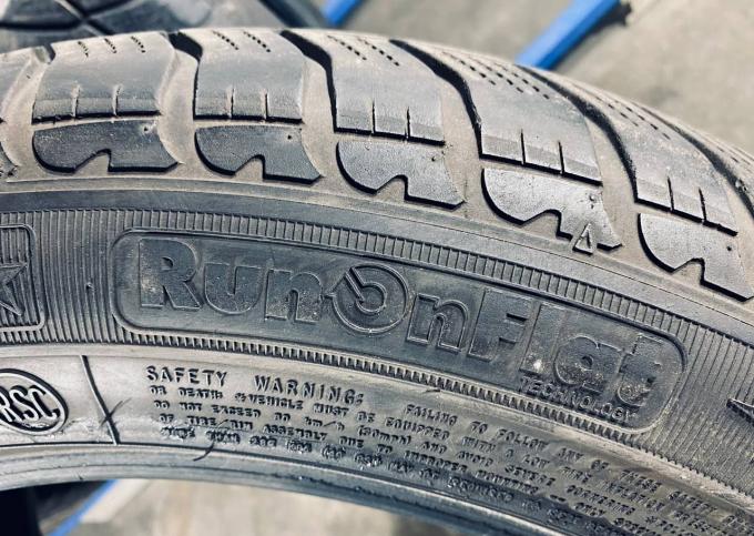 Goodyear UltraGrip 255/50 R19 107V