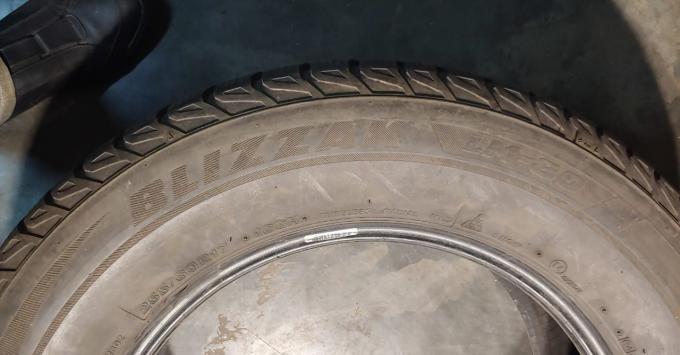 Bridgestone Blizzak LM-80 255/60 R17 106H